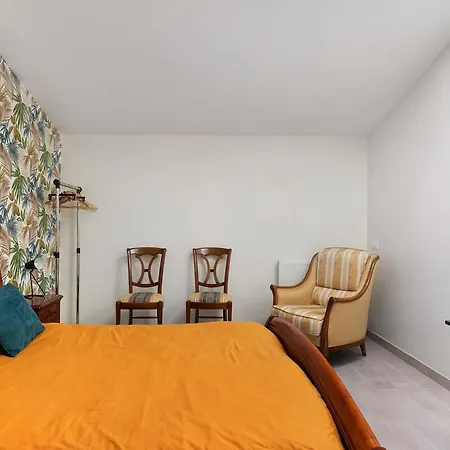 Holiday home De La Rochette Le Lion-d'Angers
